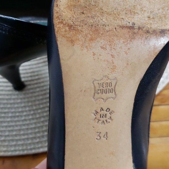 Vintage Italian Leather Navy heels - Picture 8 of 8